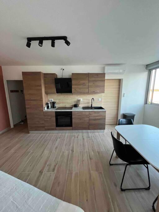 Joli Appart/Vue Etang/Clim /Wifi Balaruc-les-Bains Extérieur photo